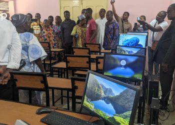 Zio : un centre informatique pour la jeunesse de Gbatopé