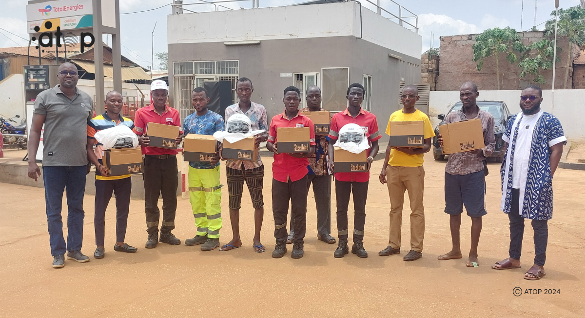 Yoto/ sécurité routière : Total Energies Togo sensibilise les motocyclistes sur le port du casque 1 Atop.tg Total Energies Togo sensibilise les motocyclistes sur le port du casque