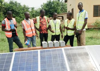 Bas-mono :  des artisans formés en énergie solaire photovoltaïque
