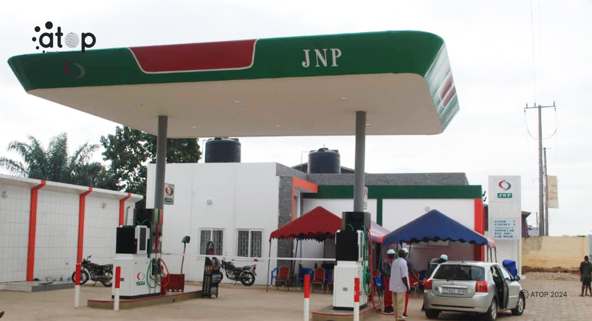 Atop.tg les services de la station dessence ‘Jehovah Nissi Petroleum lances a kpalime