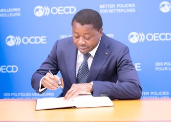 Le président de la République demande une deuxième lecture de la loi portant révision de la Constitution togolaise