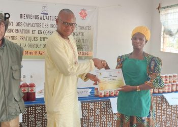 Tône :  remise d’attestations de fin de formation aux productrices de tomate de la coopérative « DINDANN » à Dapaong