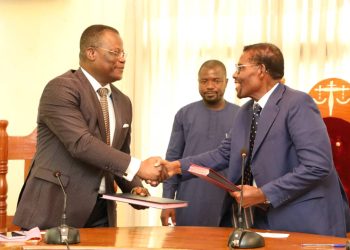Passation de service à la Cour constitutionnelle : M. Djobo-Babakane Coulibaley prend fonction