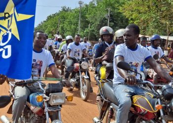 Législatives et régionales :  Le président national du PDP accueilli par une caravane à Tchamba