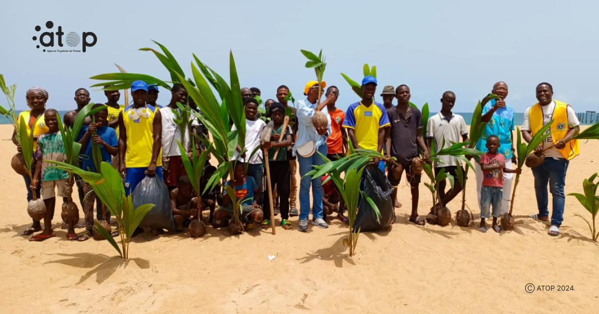 Environnement/lutte contre l’érosion côtière : le Lions club Lomé Colombe a mis en terre plus de 200 plants à Lorenzo beach 1 Oliver553