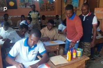kloto/arts plastiques :  des jeunes désœuvres et apprenants en peinture renforcent leurs capacités