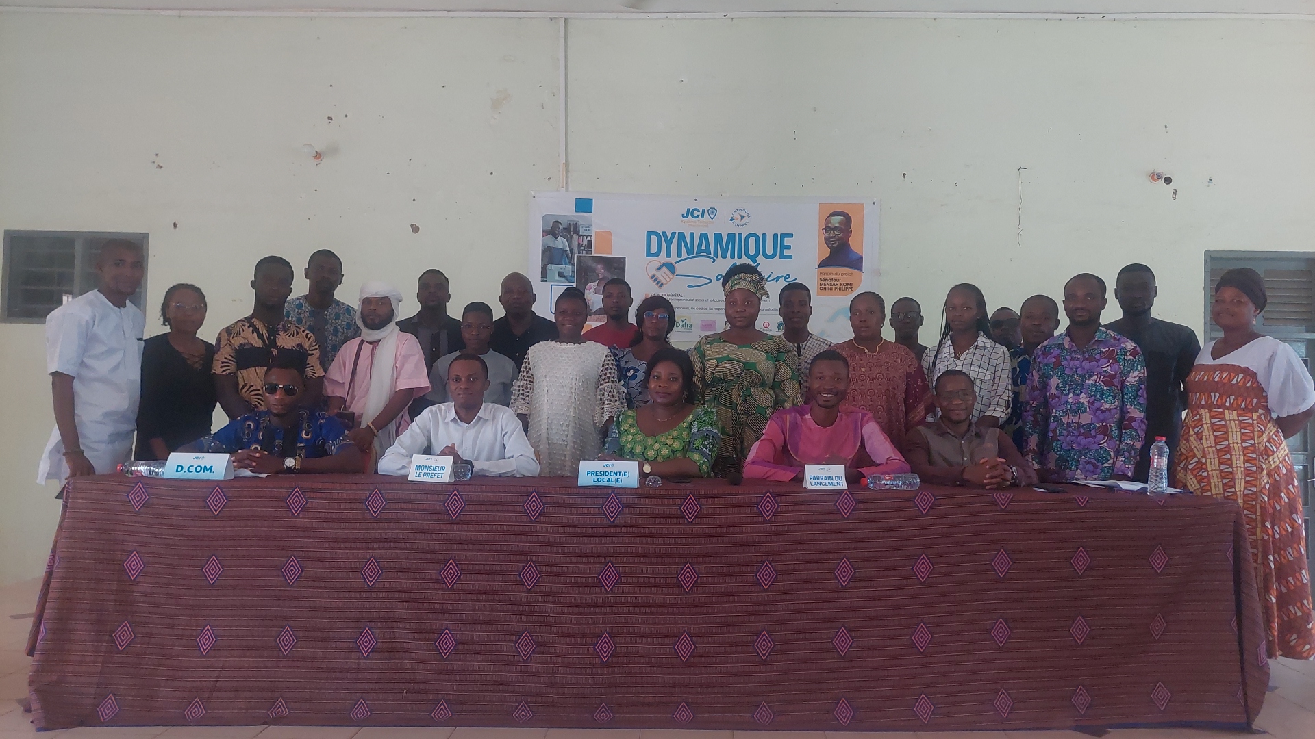 Les membres de la JCI Kpalime Tsitsatse invites et les JCI soeurs pour la photo souvenir