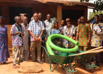 Vo/agriculture : La SNPT offre du matériel de jardinage au groupement « Dounenyo »