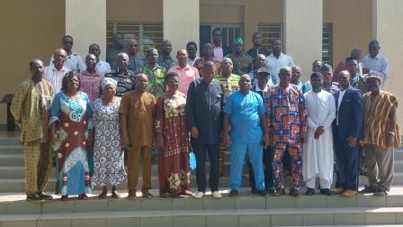 PHOTO 5 Photo de famille des participants a la session