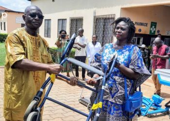 Blitta / développement :  du matériel médical et scolaire offert à la préfecture de Blitta