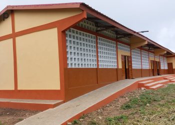 Un bâtiment de 3 classes provisoirement réceptionné à Abrewankor-Todji