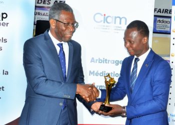 Deuxième édition de remise du prix meilleur mémoire en droit des affaires : M.Tossou Yao Hugues remporte le premier prix