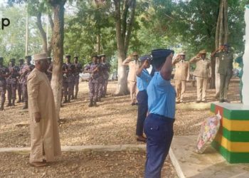 Journée des martyrs : le préfet de Tchaoudjo a déposé une gerbe de fleurs à Sokodé