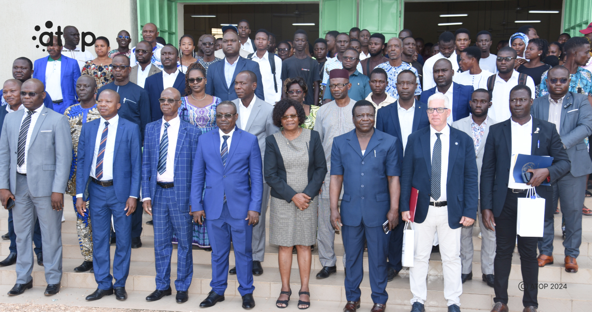 Kozah/ 20eme anniversaire de l’université de Kara : une journée dédiée au partenariat 1 13 Vue densemble des participants