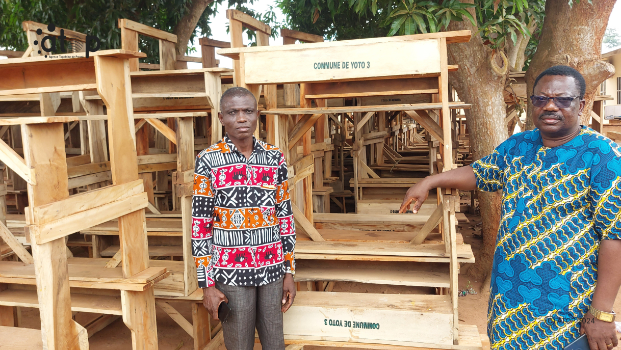 Education : 500 tables bancs aux établissements de la commune Yoto 3 1 Oliver740