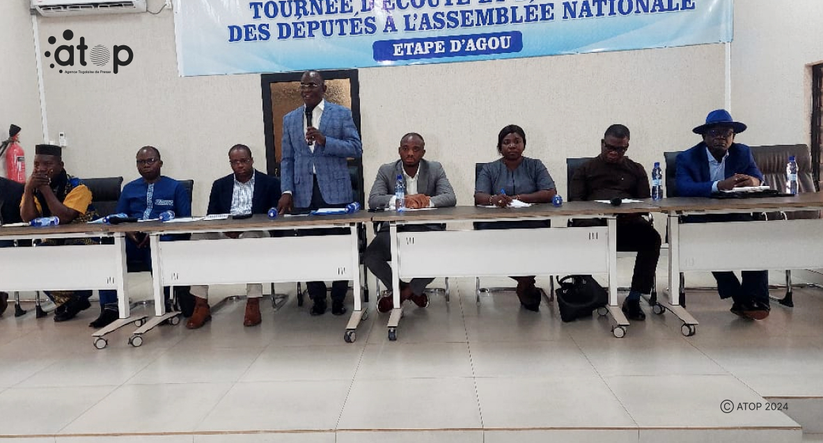 Des députés édifient les populations d’Agou sur le fonctionnement du régime parlementaire 1 Oliver750