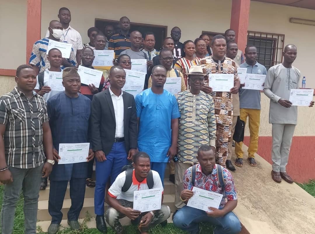 Haho/initiation informatique : 42 directeurs et proviseurs reçoivent leur attestation 1 ATOP 3 7