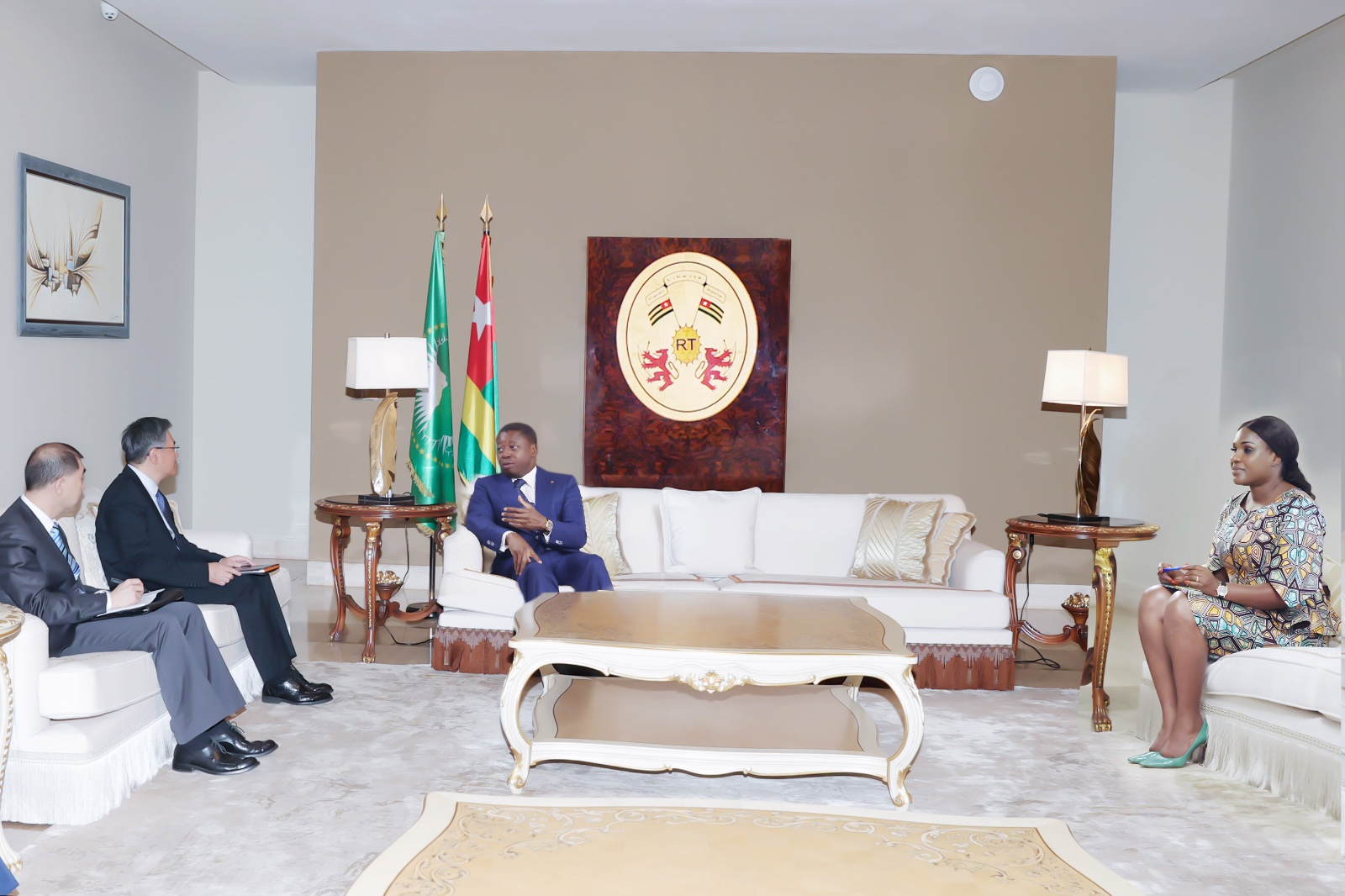 Le président de la République a échangé avec l'ambassadeur de Chine au Togo sur le renforcement du partenariat entre leur pays 1 WhatsApp Image 2024 08 10 a 16.14.48 a716f309