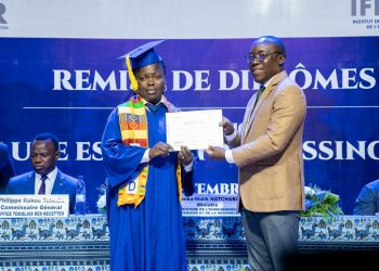 L’Institut de formation fiscale et douaniere de l’OTR (IFDD-OTR) :  Les auditeurs de la 5e promotion reçoivent leur diplôme