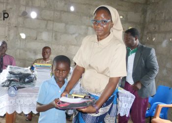 Kozah/éducation :  les enfants démunis d’Agamade bénéficient de kits scolaires