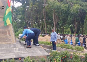Ogou/ commémoration de l’attentat du 23 septembre 1986 : le préfet a déposé une gerbe de fleurs au monument aux morts
