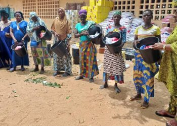 Crise au Sahel : L’Association Petite sœur à sœur fait don de kits d’hygiène aux femmes et filles déplacées