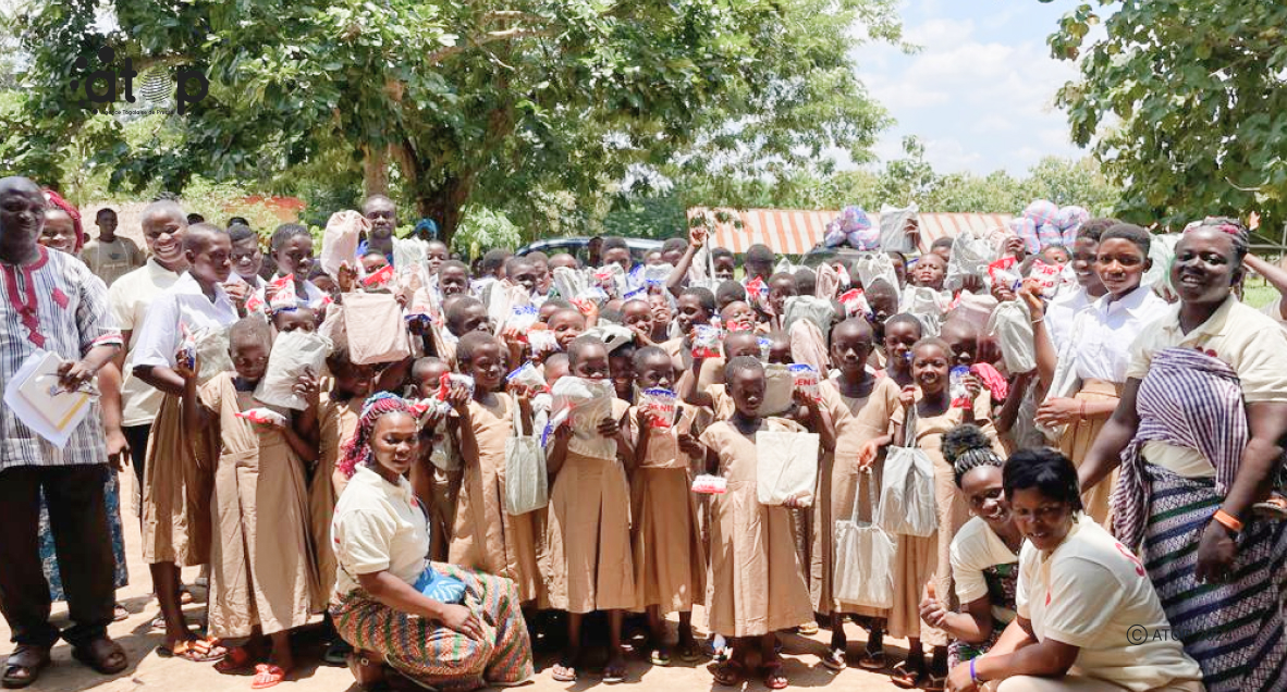 Haho / Rentrée scolaire : L’ONG SHE lance la campagne de distribution de kits scolaire à 2000 élèves 1 Oliver 87