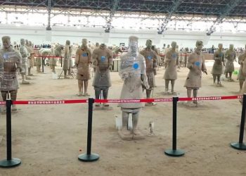 Des journalistes africains découvrent l’institut professionnel de technique des chemins de fer de Xi’an