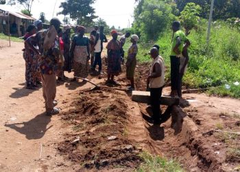 Amou/travaux communautaires: L’association Ediaba assaini la rue « Agadji–Todji »