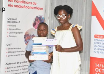 Première édition du salon du livre jeunesse de Lomé:  l’élève Ignace Essofa Tchagouni, champion du concours « les étoiles de la lecture »