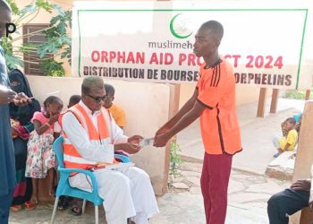 Tchaoudjo/accès pour tous à l’école : L’ABEA distribue la dernière tranche de bourses d’études de 2024 aux trente enfants orphelins de Kadambara