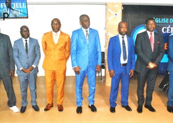 Investiture du nouveau bureau exécutif de l’église des Assemblées de Dieu du Togo :  révérend  Djakouti Mitré passe le témoin au réverend Adadé Ayi