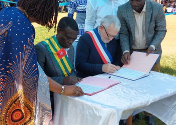 Wawa/décentralisation :  Un accord de partenariat signé entre la commune d’Archigny de France et la commune Wawa 2