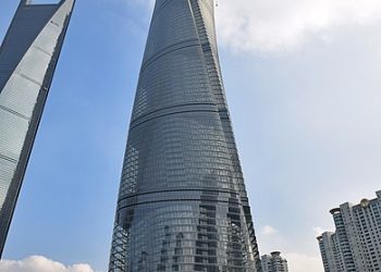 Shanghai Tower/le plus haut gratte-ciel de Chine visité par des journalistes africains