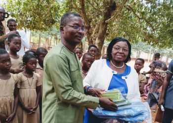 Agou/ éducation : des kits scolaires aux élèves de l’EPP-amitié Chine-Togo