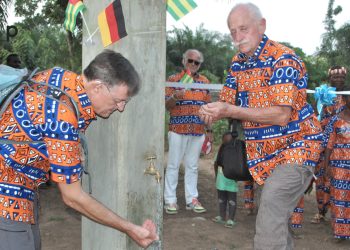 Kloto/eaux et assainissement : l’ONG Hilfe Für Togo fait don d’un mini – adduction d’eau à Yokélé