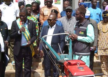 Haho/promotion de l’agriculture  Des motoculteurs et semoirs offerts aux coopératives agricoles de Haho et du moyen-mono