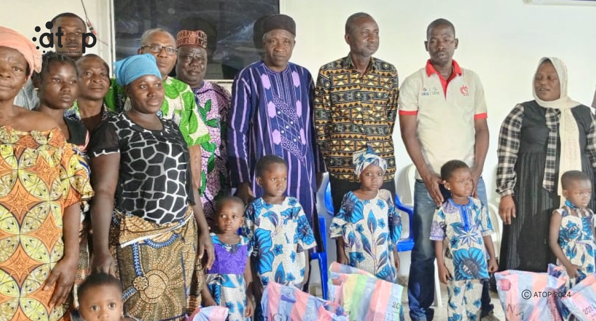 Tchaoudjo : le CDEJ « Albarka » offre des kits festifs aux enfants démunis 1 Oliver 2024 12 19T153614.391