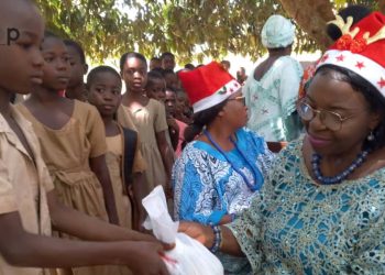 Agou : des kits festifs aux enfants de l’EPP Amitié Chine Togo