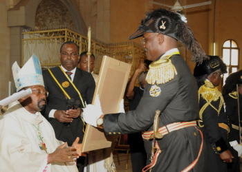 Religion/commanderie des «Knights of St. john international»: Dr. Victor Vovor reçoit la charte du président suprême subordonné du Togo