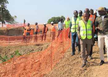 Kéran/pistes rurales : Le ministre Tchédé Issa constate l’avancement des travaux du pont de Tchitchira Maison
