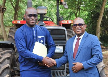 Zio/agriculture :   des tracteurs remis à des entrepreneurs agricoles