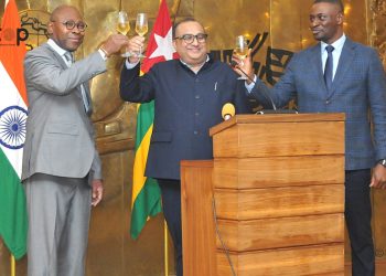 Un diner marque la fête de la République indienne au Togo