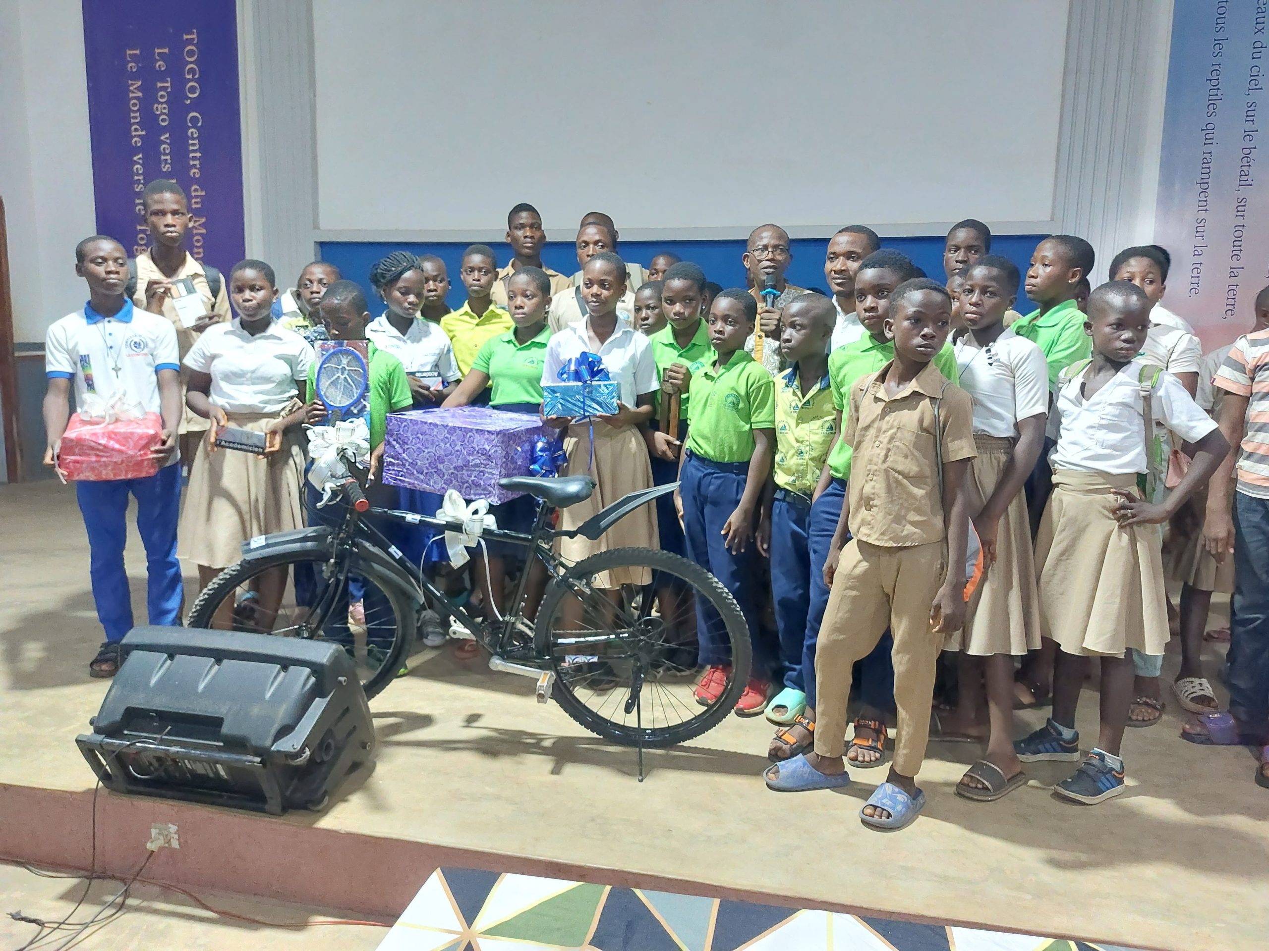 Yoto/concours d’épellation des mots en français : Mlle Djida Winner remporte la septième édition 1 20250307 180855 scaled