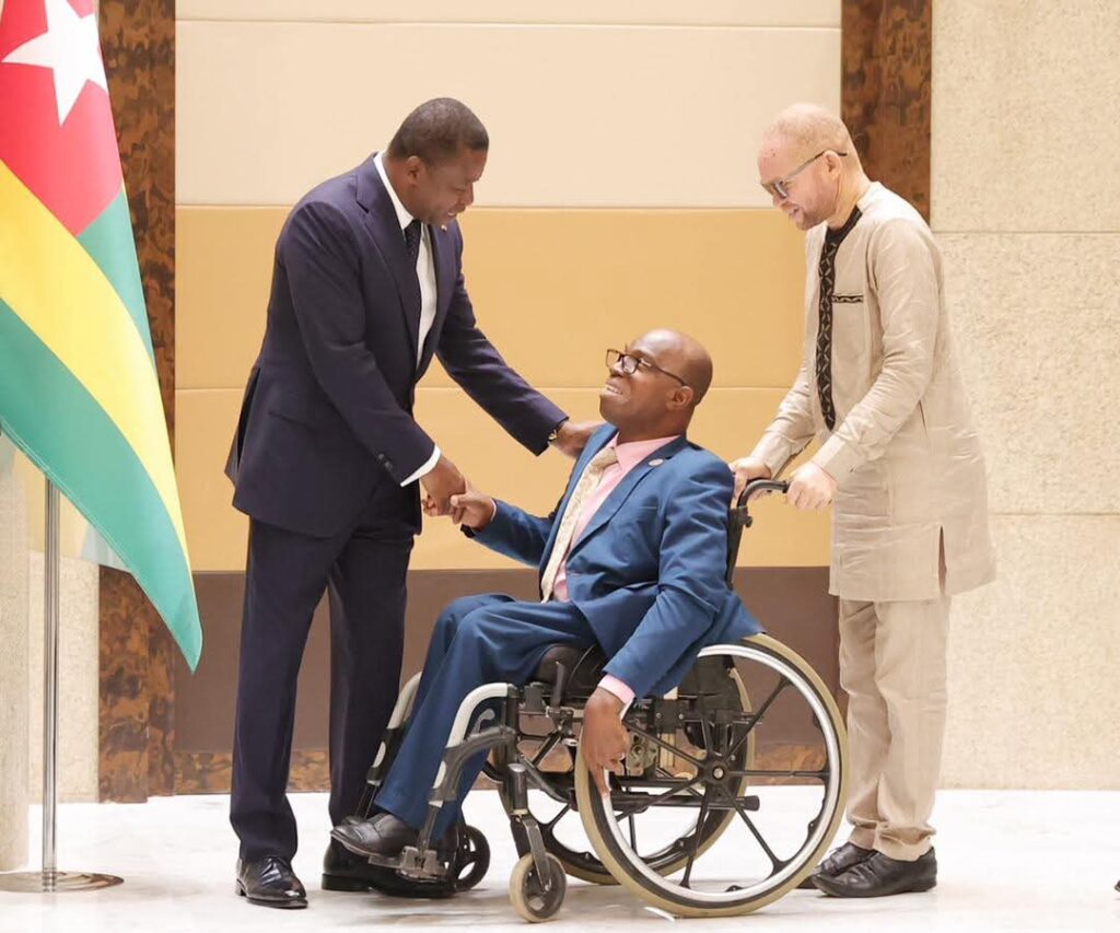 3ème Sommet Mondial sur le Handicap à Berlin : La FETAPH invite le gouvernement à prendre des engagements innovants 1 Les responsables de la FETAPH lors de la presentation des voeux au chef de lEtat a gauche