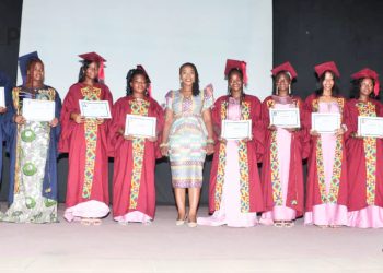 Fin de formation gratuite en coiffure et tresse :  9 lauréates du centre CHIY’EL reçoivent leur attestation