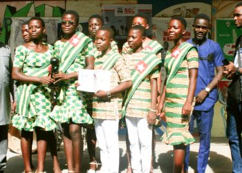 2è édition du concours de chants académiques :  le CEG Amadenta remporte la finale de la zone 1