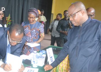 Littérature:  l’ouvrage « adaptation du modèle suisse pour une stabilité politique durable au Togo et en Afrique » dédicacé
