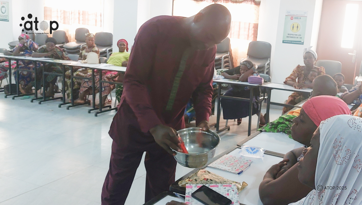 Oti/ bonnes pratiques d’hygiène dans la transformation du lait : des femmes en formation à l’IFAD de Barkoissi 1 Oliver 2025 05 08T182523.507