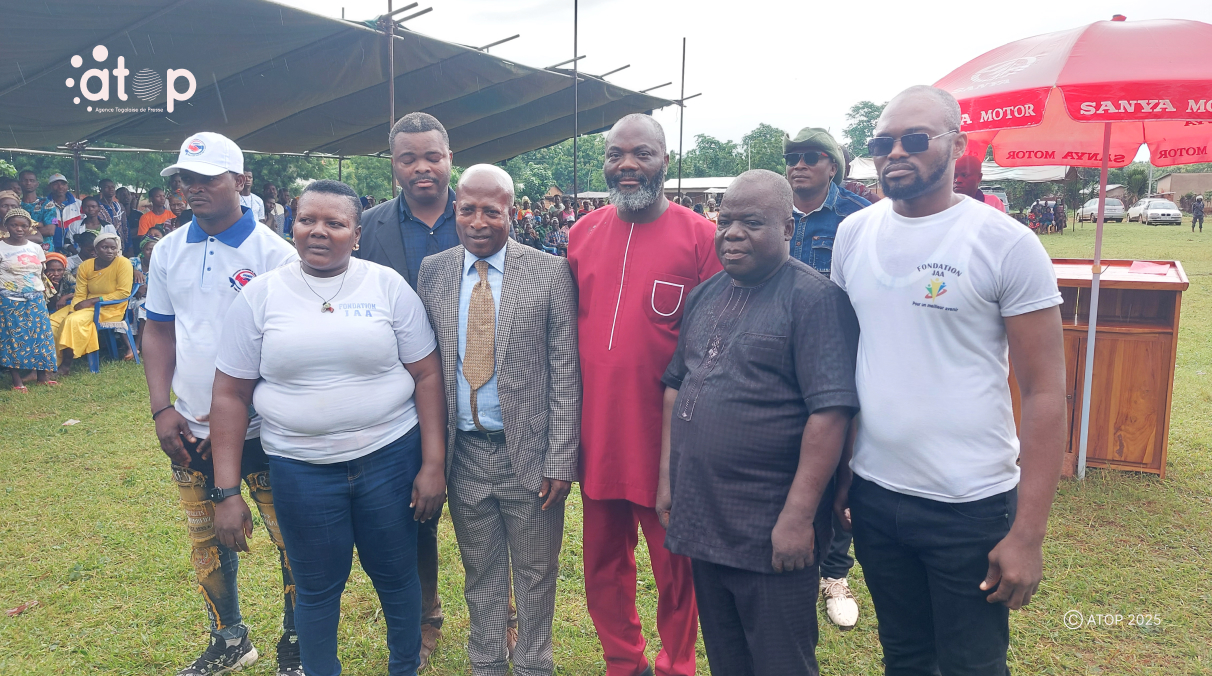 PHOTO 19 Les membres de lAVDBET de la fonction JAA